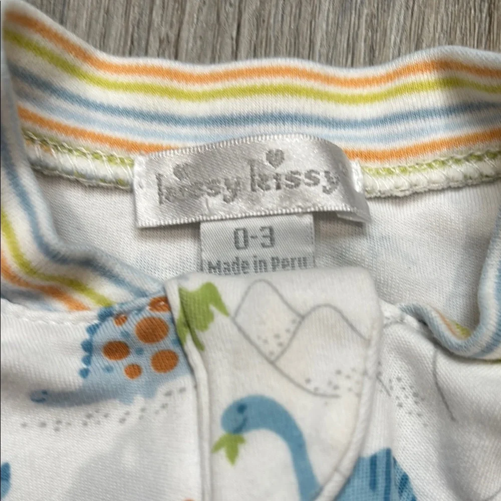 Kissy Kissy Sleeper with Enclosed Feet and Long Sleeves 0-3 months - Picture 2 of 4